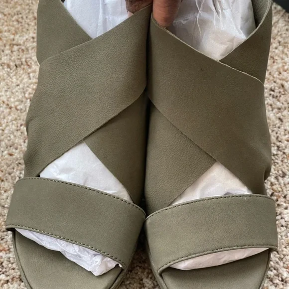 Eileen Fisher Olive Tumbled Nubuck Marla Block Heel Sandal Size 8 New With Box